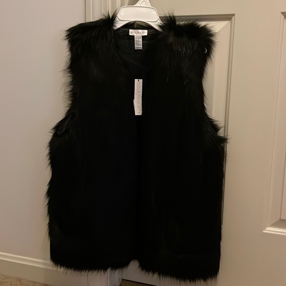 Black fur vest new with tags - Picture 1 of 3